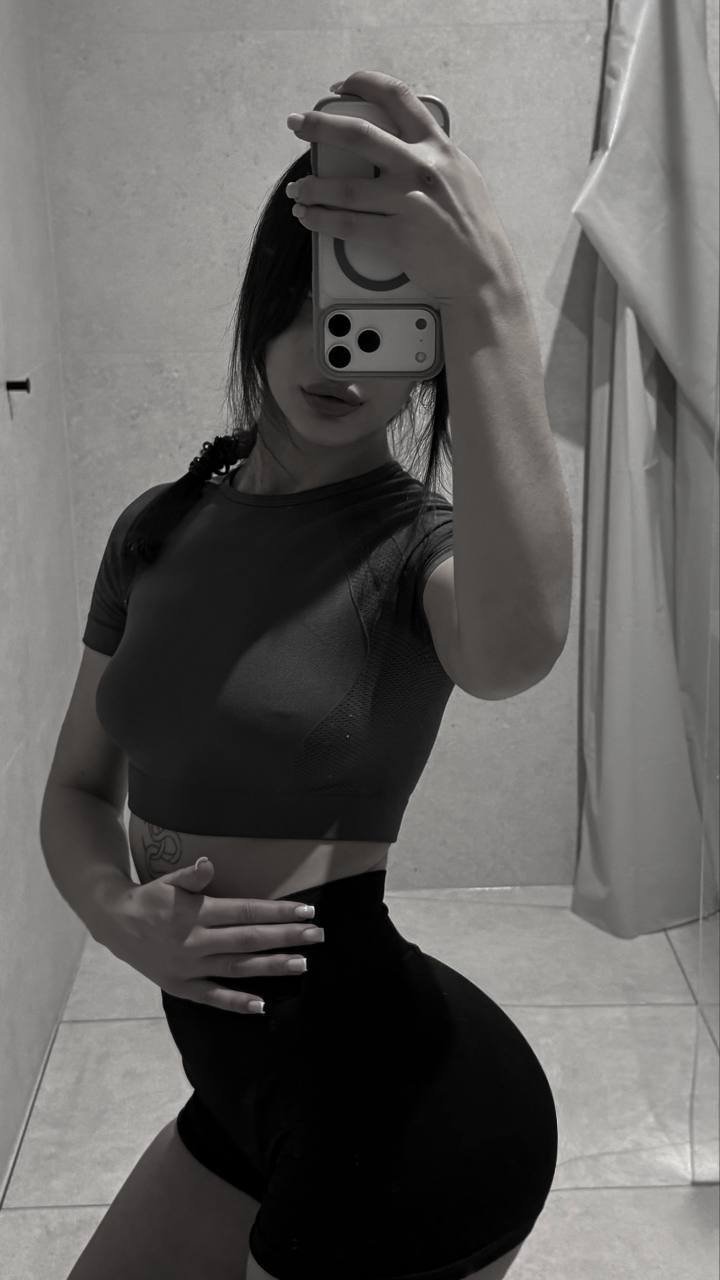 Daniela054