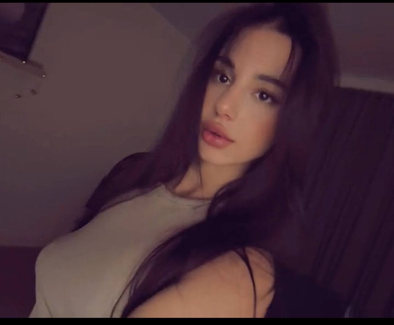 Daniela054