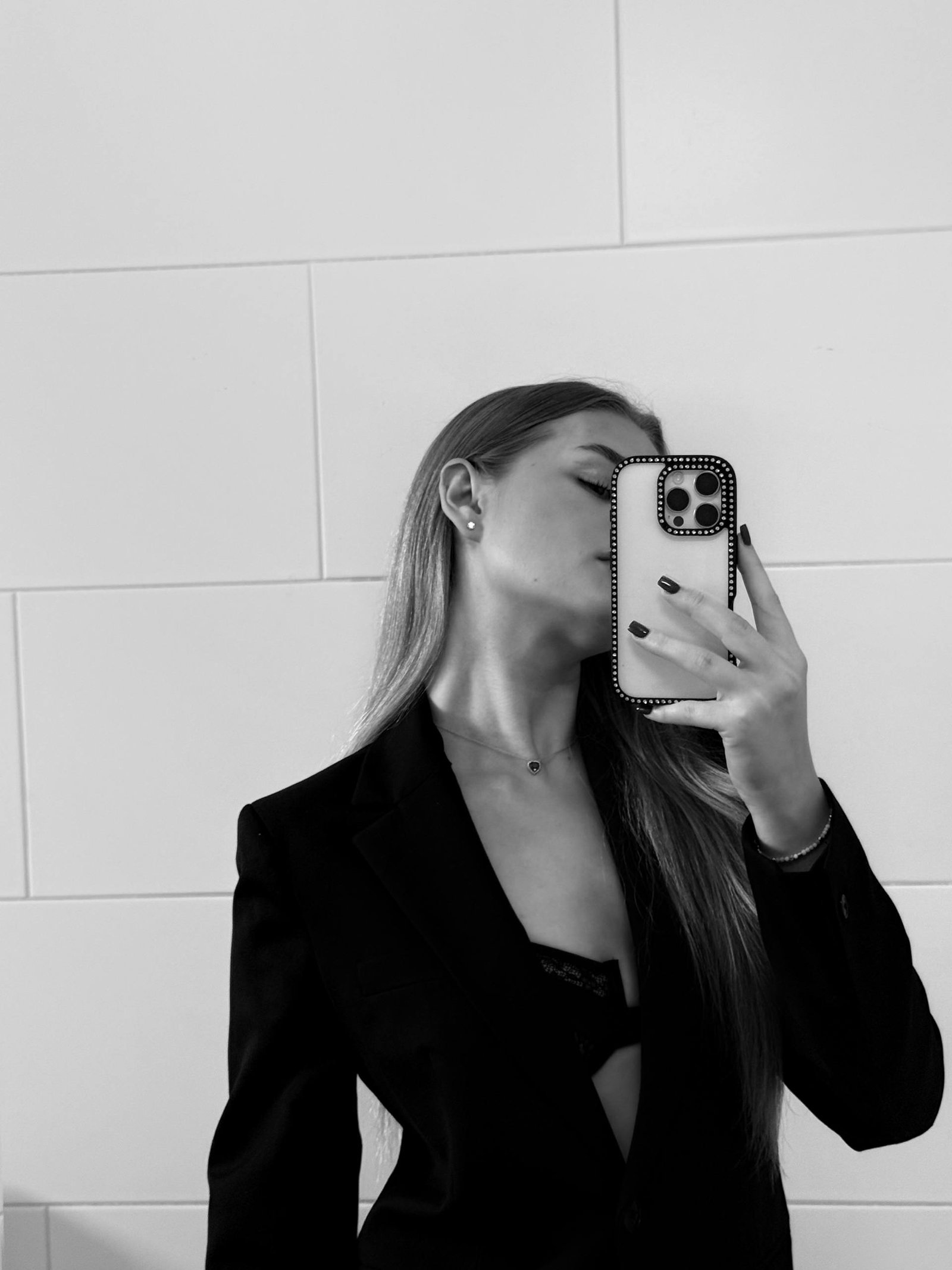 Caroline054