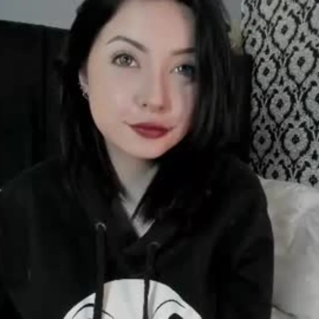 Adeelinee profile photo