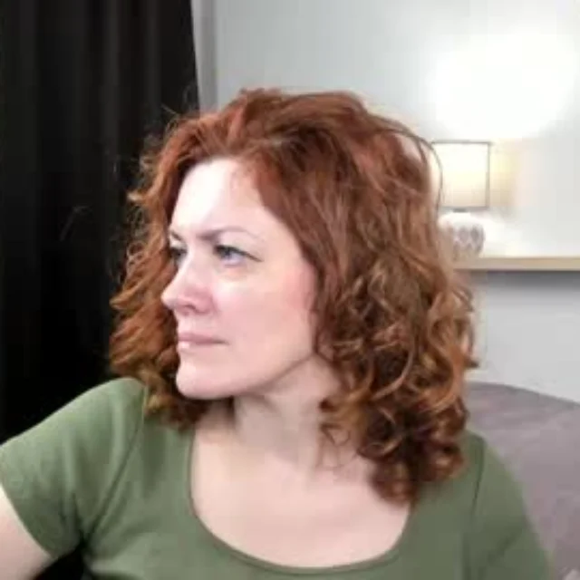 Julia Suny profile photo