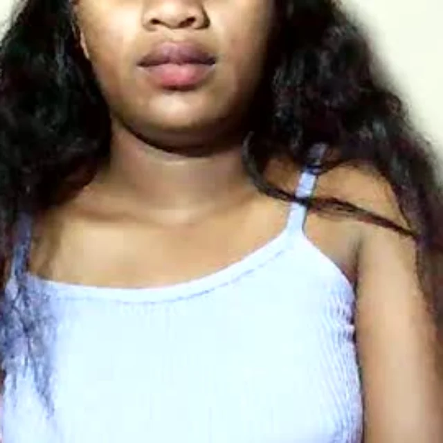 Lovelylarra profile photo